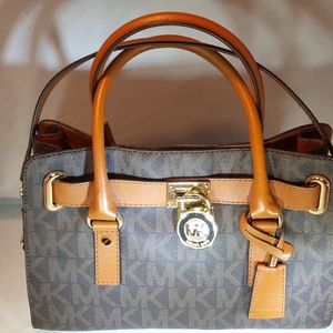 New origina Michael Kors. Beautiful purse